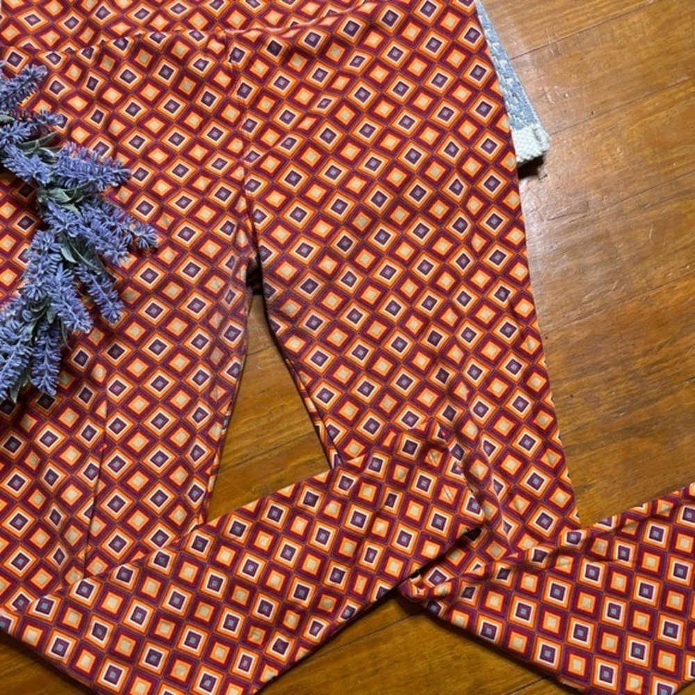 LuLaRoe tall & curvy diamond print leggings C5-3 - Picture 3 of 5
